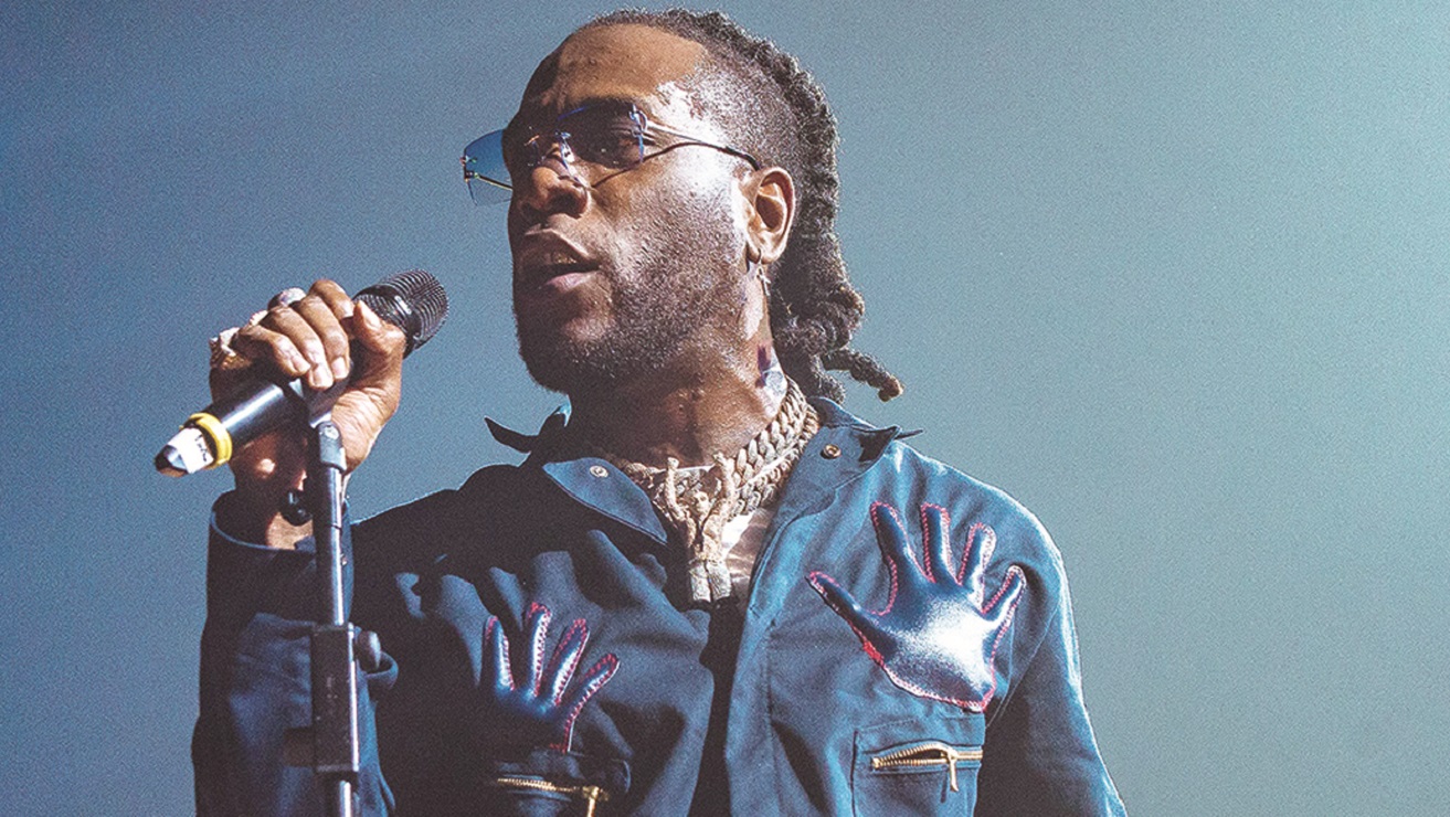 Rapper Burna Boy é o primeiro nigeriano a receber indicações seguidas ...